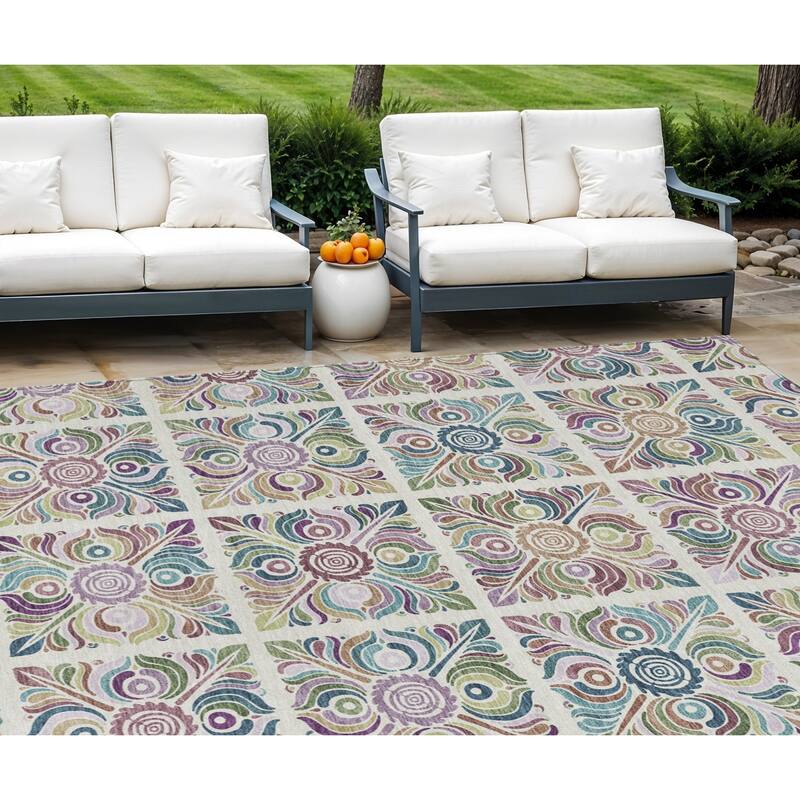 HomeRoots Medallion Transitional Rectangle Outdoor Rug - 10' X 14'
