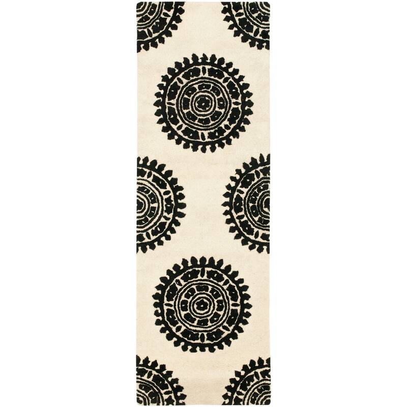 SAFAVIEH Handmade Soho Paola Medallion N.Z. Wool Rug - 2'6" x 12' Runner - Ivory/Black