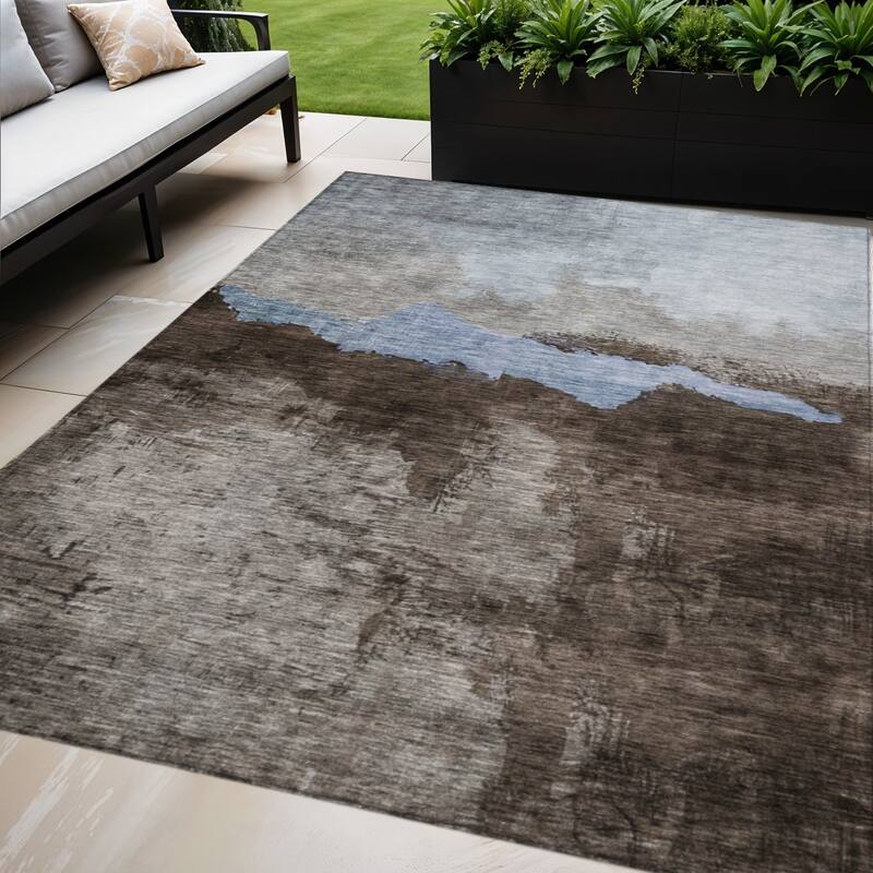 HomeRoots Abstract Transitional Rectangle Outdoor Rug - 8' X 10'