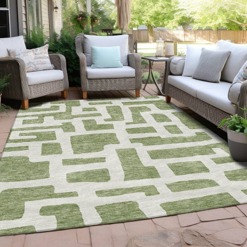 Machine Washable Indoor/ Outdoor Chantille Contemporary Geo Rug - Green - 2'6" x 3'10"