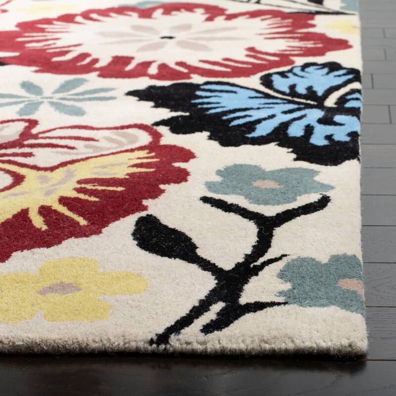 SAFAVIEH Handmade Soho Nereida Garden N.Z. Wool Rug