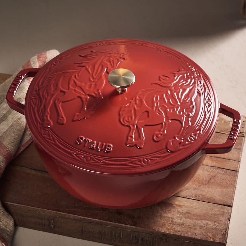 Staub Cast Iron Essential French Oven, Dutch Oven, 5-quart, serves 5-6, Made in France, with Horse Lid - 5-qt
