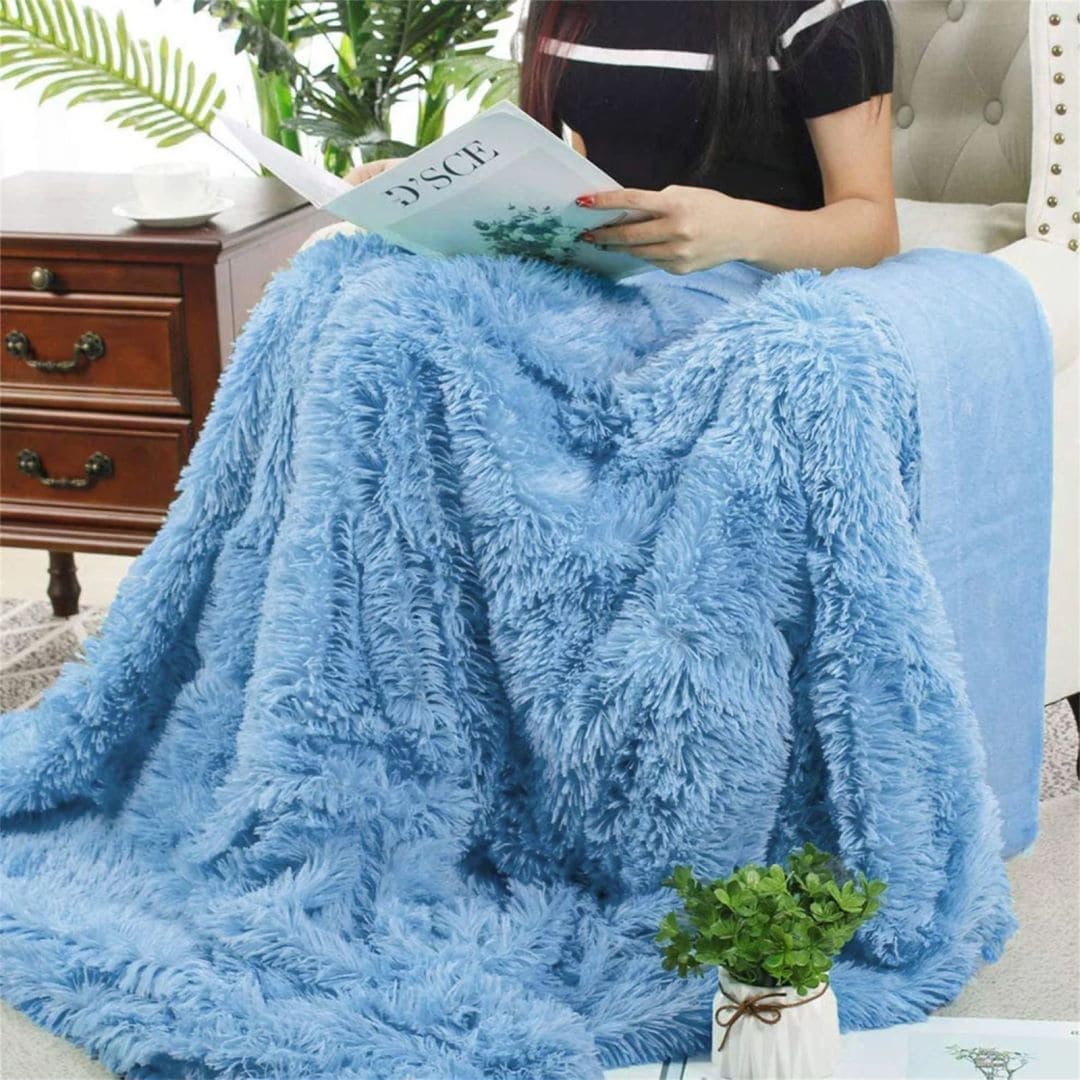 Extra Soft Faux Fur Throw Blanket with Sherpa Warm Underside On