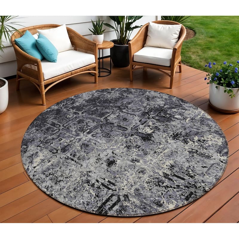 HomeRoots Geometric Transitional Rectangle Outdoor Rug - 8' Round
