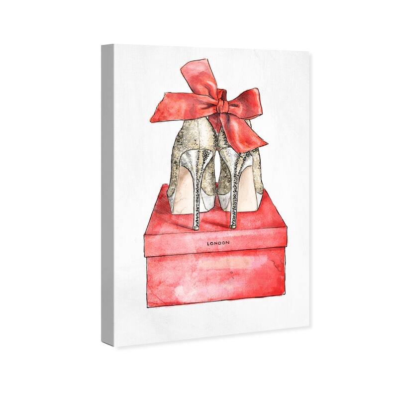 Wynwood Studio Canvas Fashion and Glam Red Romantic Pair Gold and Modern & Contemporary Wall Art Canvas Print