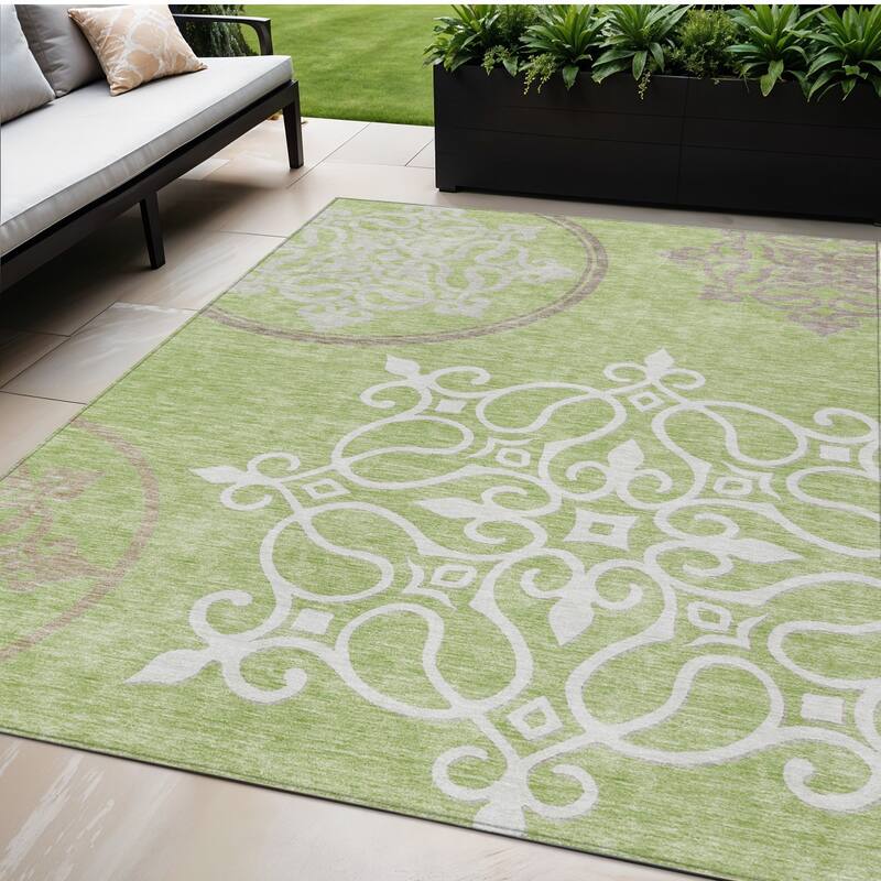 HomeRoots Floral Medallion Transitional Rectangle Outdoor Rug - 5' X 8'