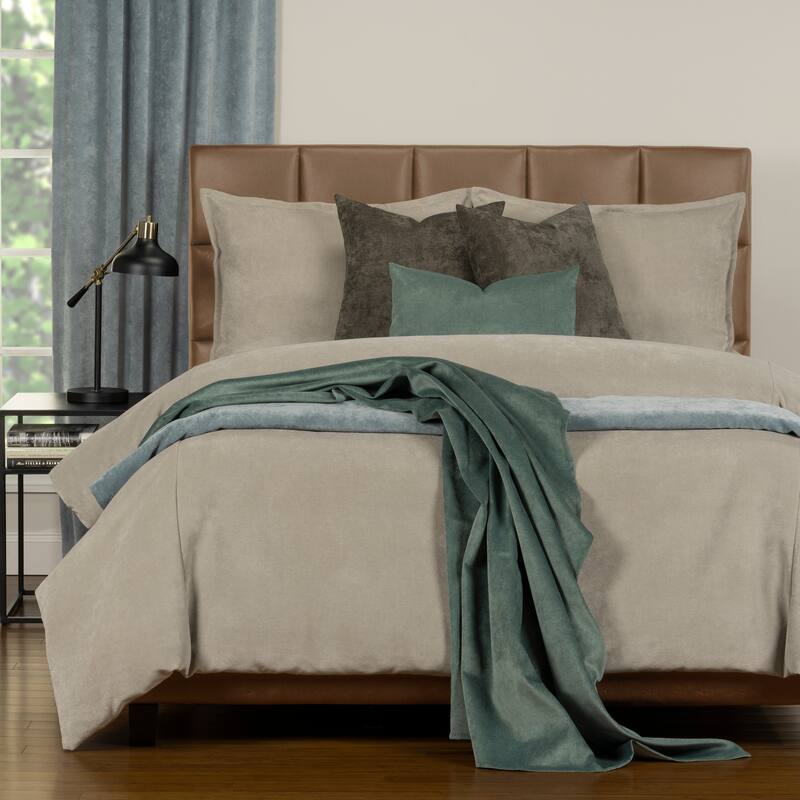 Mixology Padma 7 Piece Duvet Cover and Insert Set