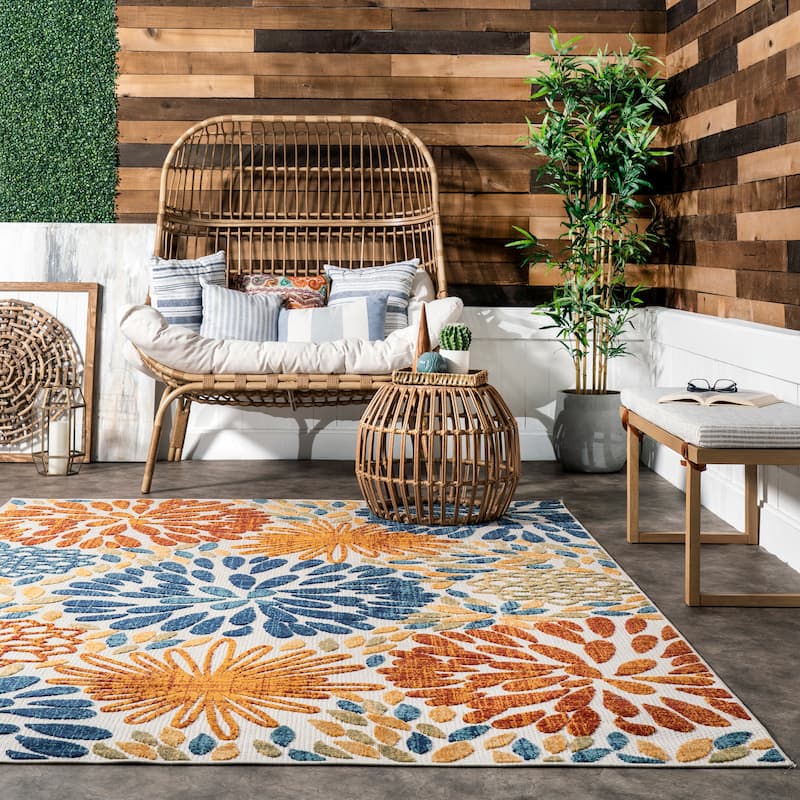 Nuloom Ronda Bold Floral Indoor/Outdoor Area Rug