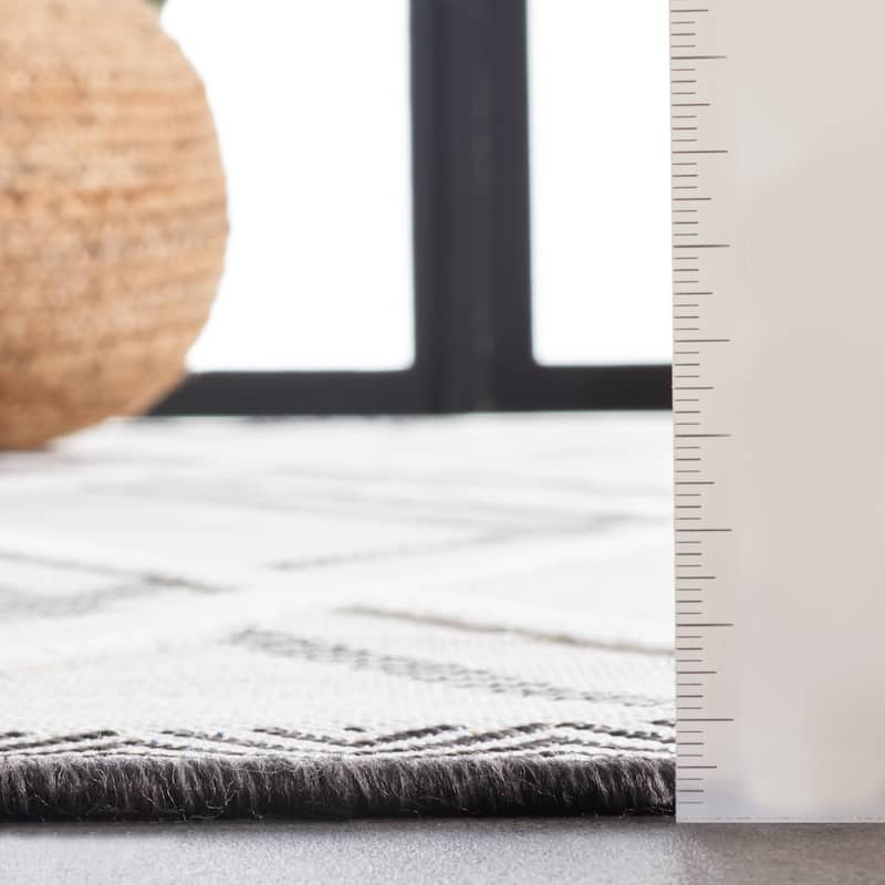 SAFAVIEH Cabana Lesley Trellis Waterproof Patio Backyard Rug