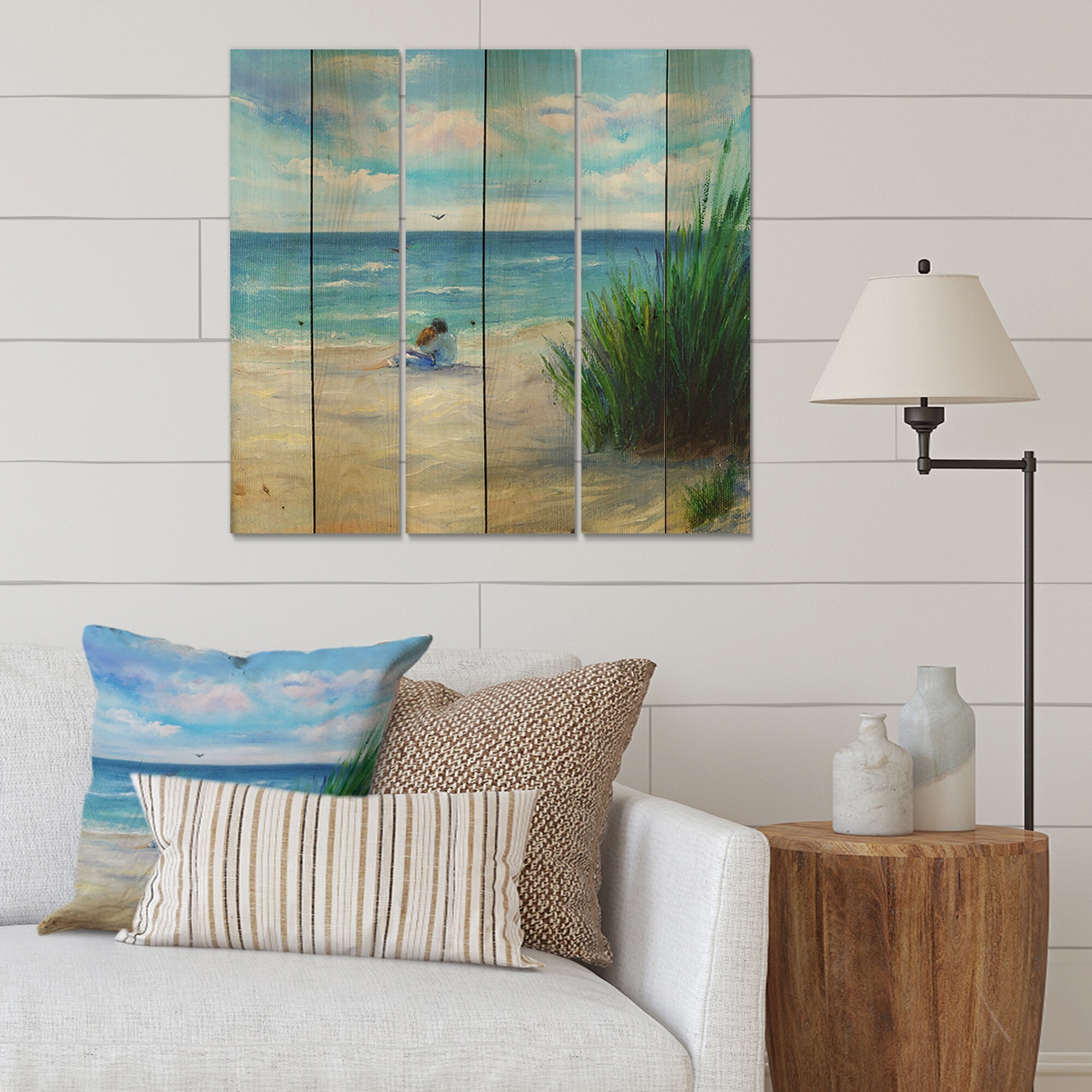 Designart 'Couple In Love By The Beach' Nautical & Coastal-image