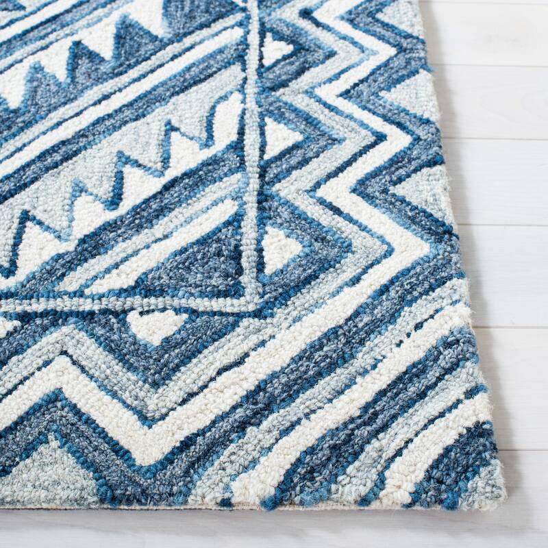 SAFAVIEH Handmade Metro Selima French Country Wool Rug