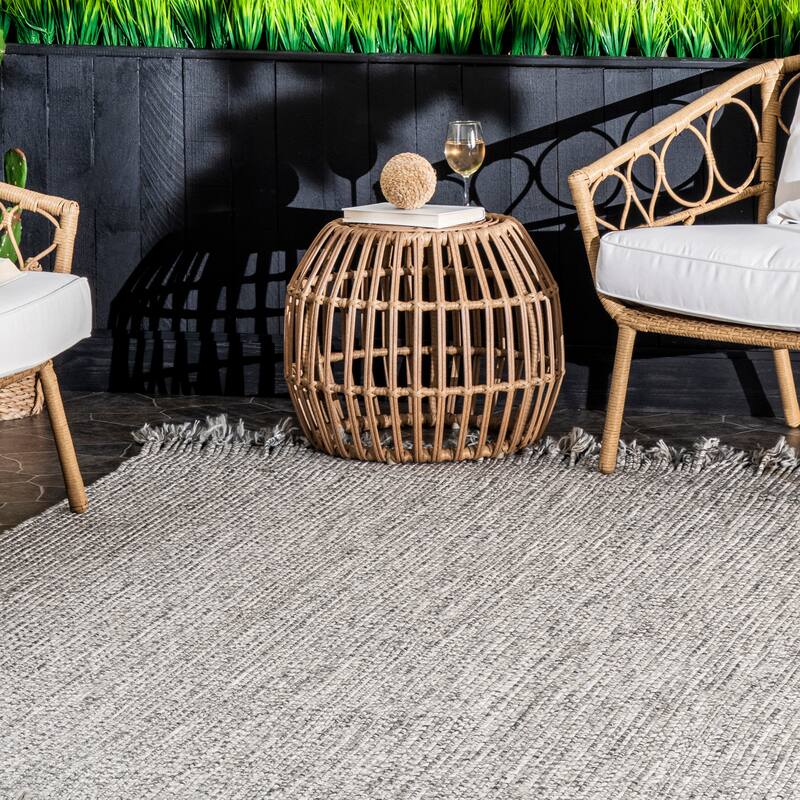 Nuloom Braided Courtney Tassel Indoor/Outdoor Area Rug