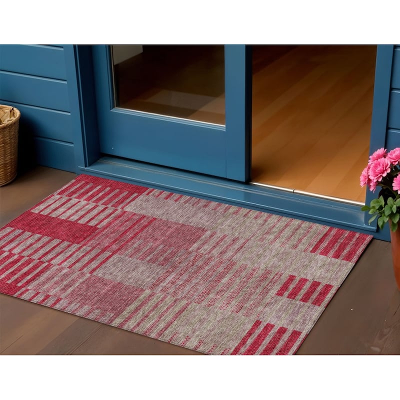 HomeRoots Striped Modern Rectangle Outdoor Rug - 3' x 5'