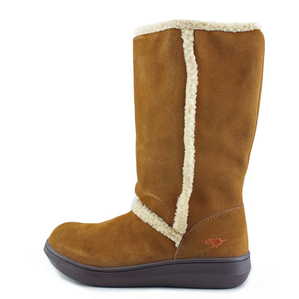 womens wallabee boots