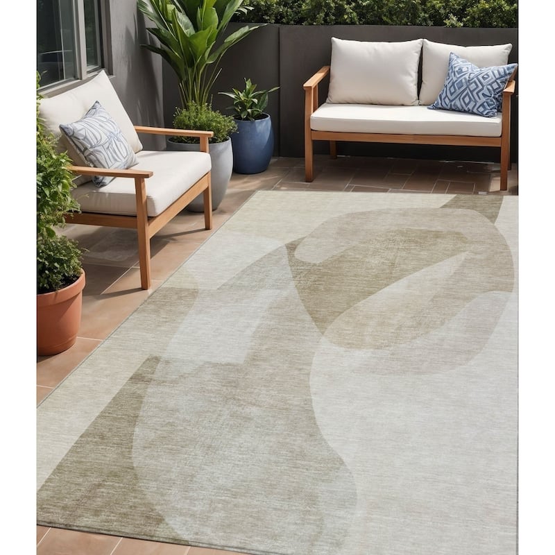 HomeRoots Abstract Transitional Rectangle Outdoor Rug - 5' X 8'