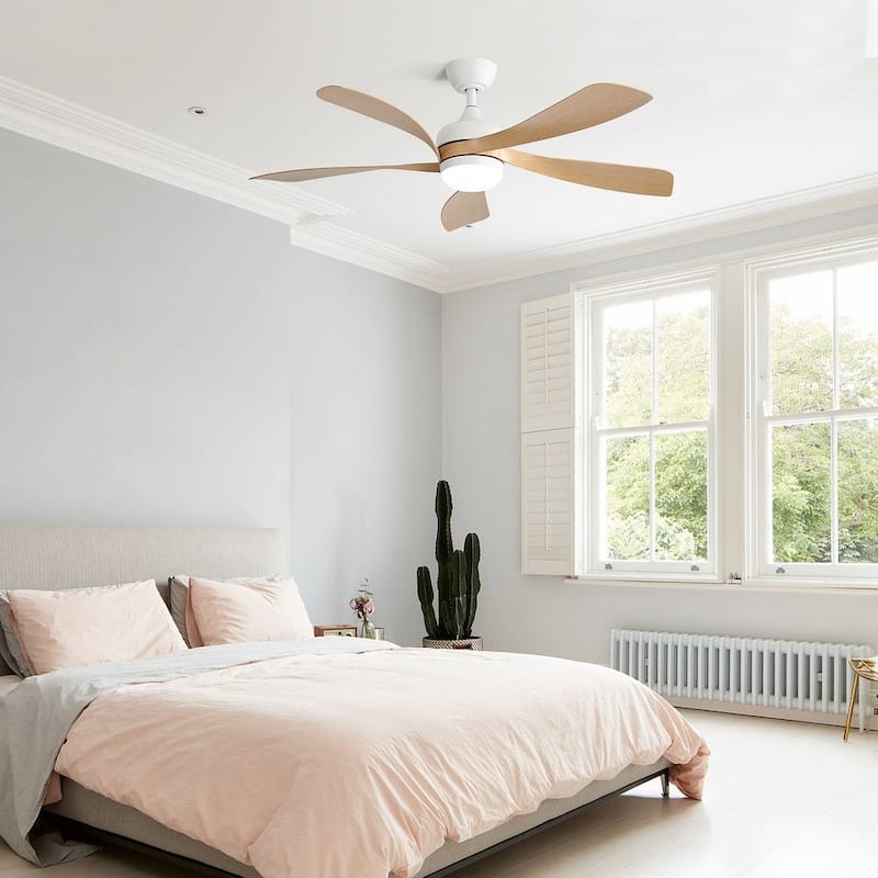 52" Modern Reversible Ceiling Fan With Light and 5 ABS Blades，Remote Control - N/A - White+Light wood