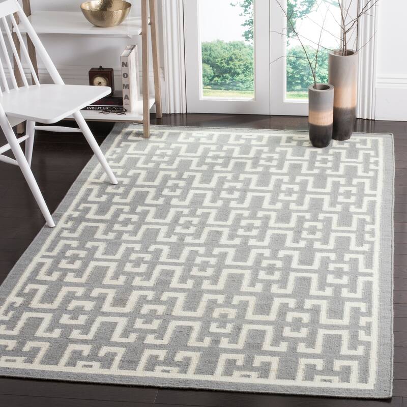 SAFAVIEH Handmade Flatweave Dhurries Ranjeeta Modern Moroccan Wool Rug - 6' x 9' - Soft Grey/Ivory