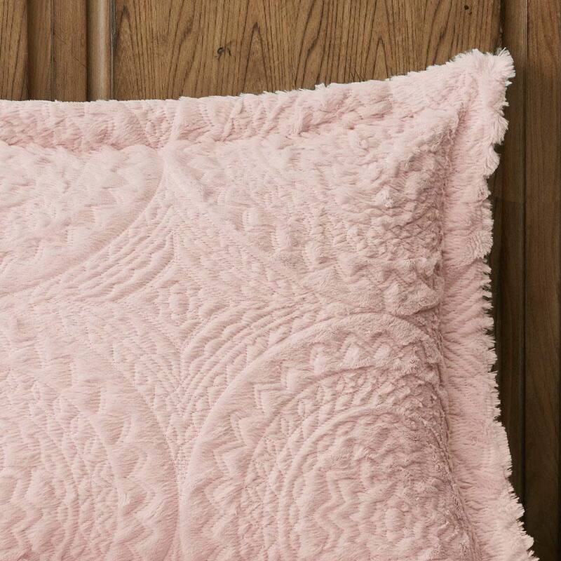 Embroidered Medallion Ultra Plush Comforter Mini Set