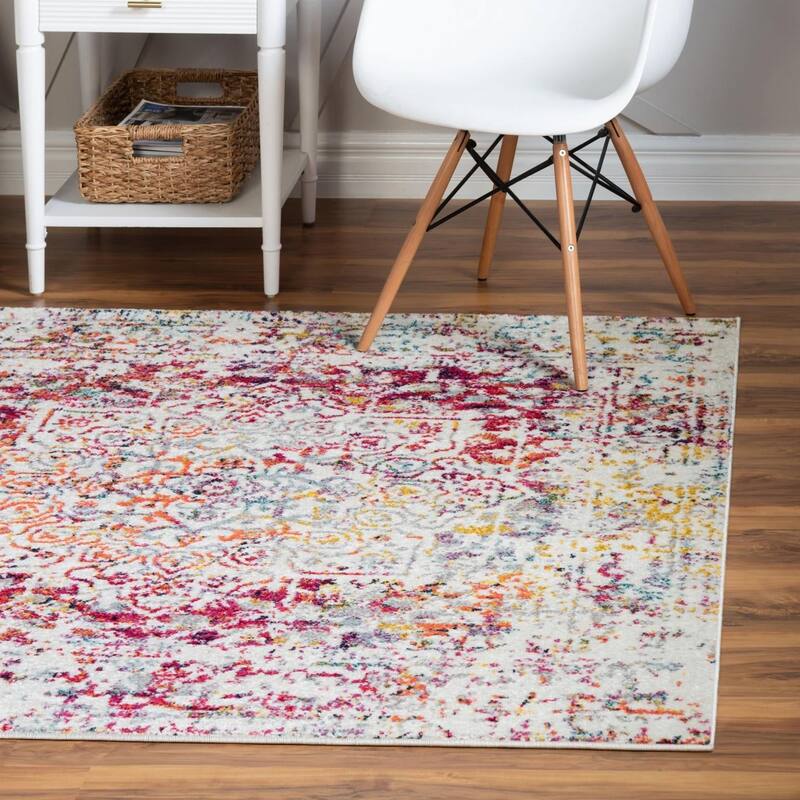 Traditional Brenda Collection Area Rug - Ivory - 7'10" Square