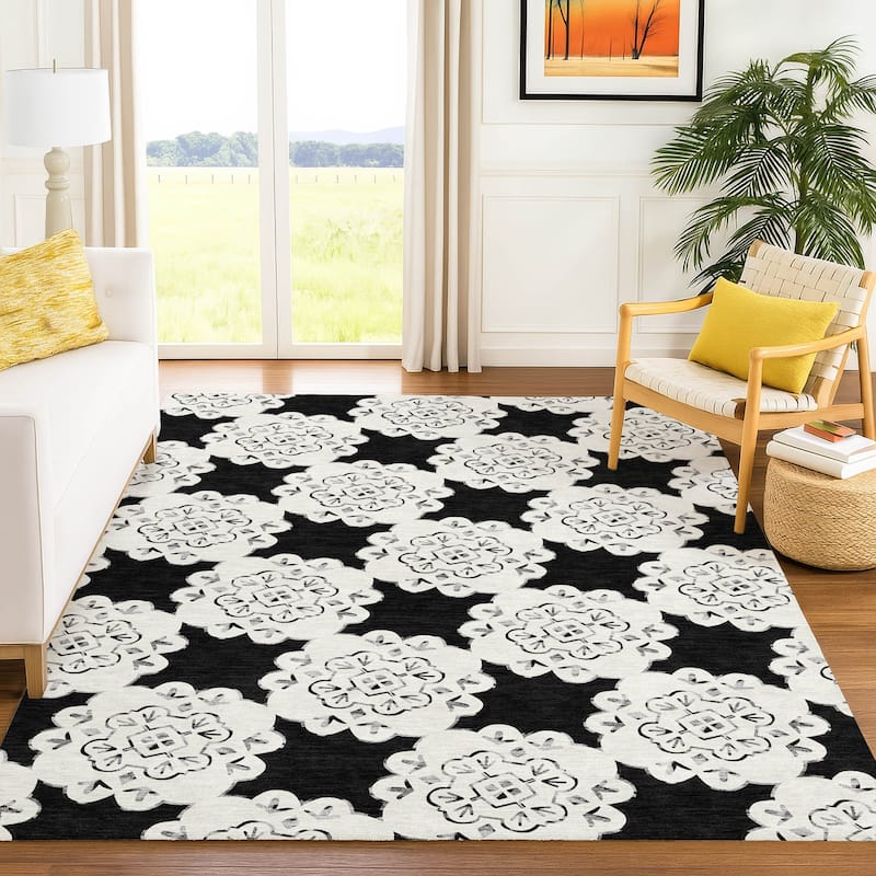 Machine Washable Indoor/ Outdoor Global Motif Chantille Rug