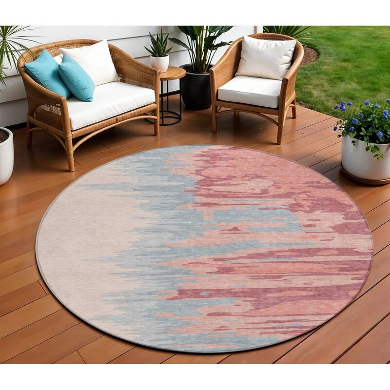 HomeRoots Abstract Transitional Rectangle Outdoor Rug - 8' Round