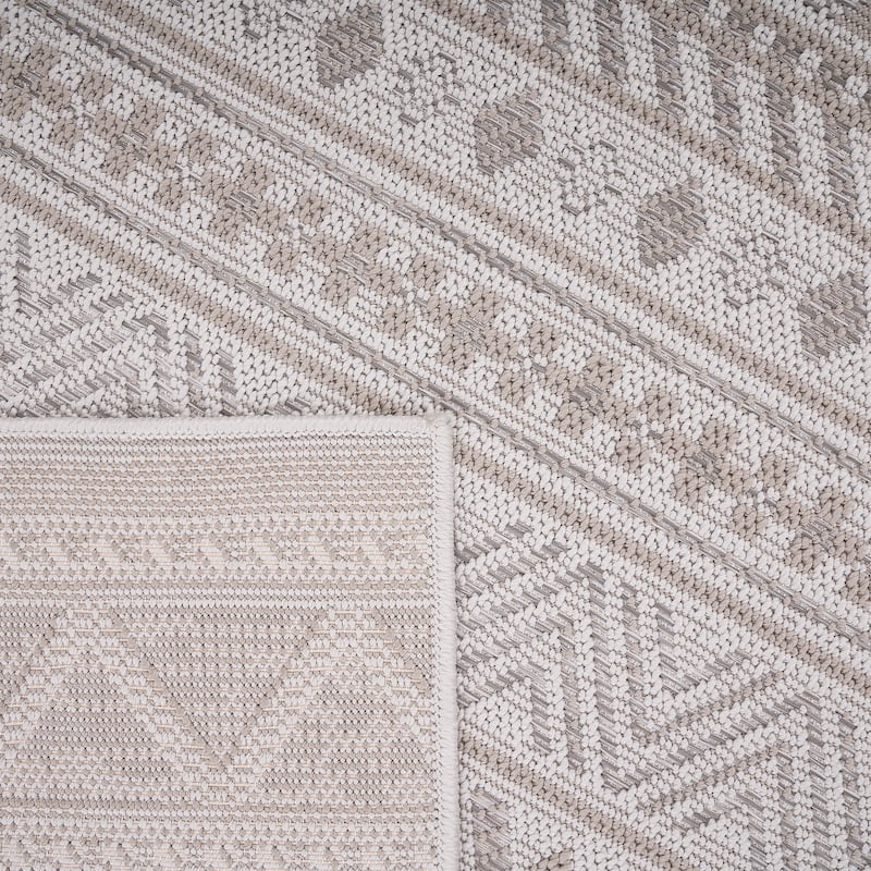 Boho Trellis Outdoor Rug for Patio Modern durable in Beige Cream