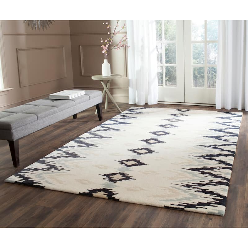 SAFAVIEH Handmade Soho Ashlyn Boho Western N.Z. Wool/ Viscose - 3' 6" x 5' 6" - Ivory/Dark Grey - Runner/Rectangle
