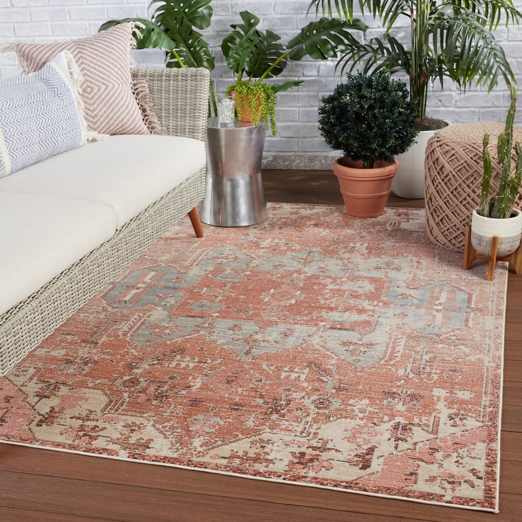 Priyah Indoor/ Outdoor Medallion Pink/ Gray Area Rug