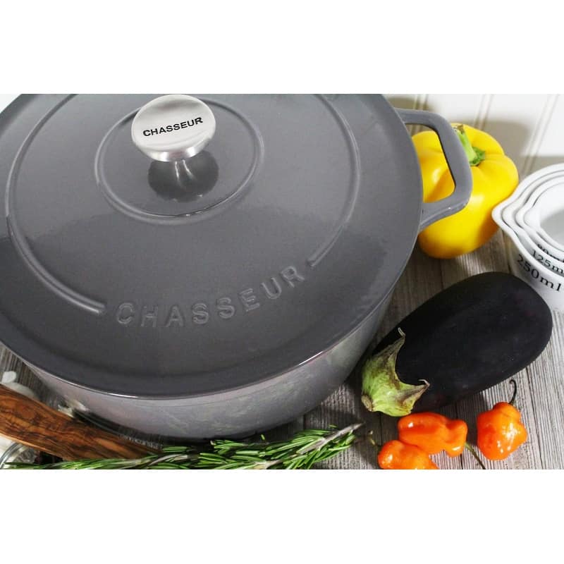 Chasseur 7.1-quart Caviar Grey Enameled Cast Iron Round Dutch Oven