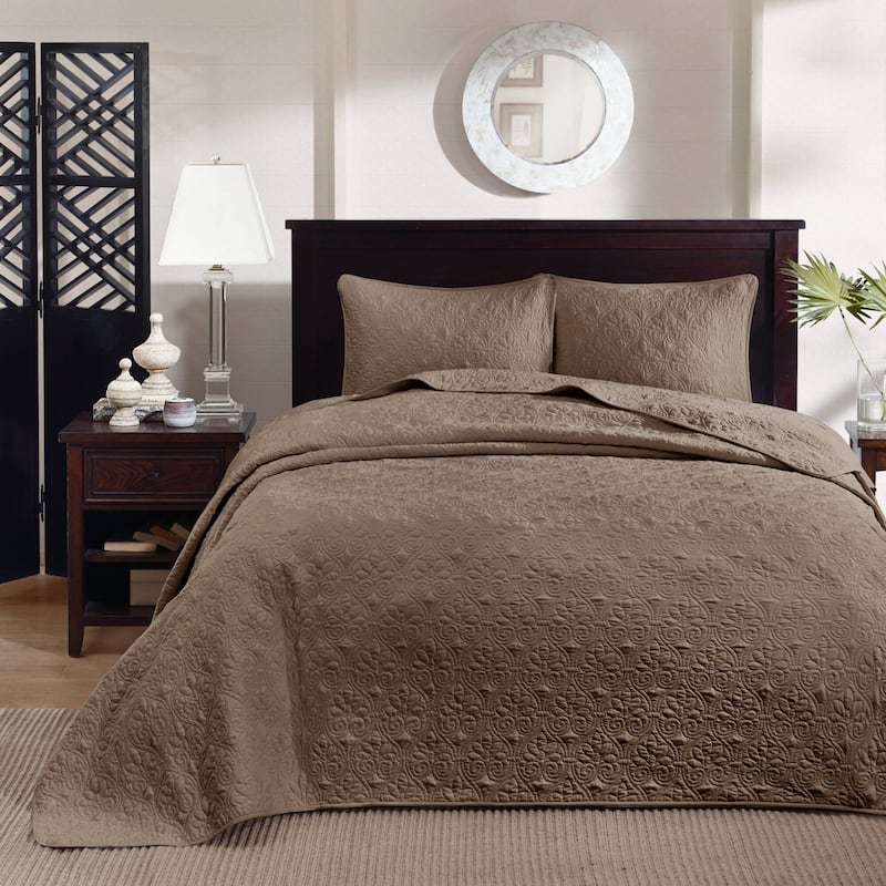 Madison Park Mansfield Reversible Oversized 3-piece Solid Texture Bedspread Quilt Set with Matching Shams - Mocha - King