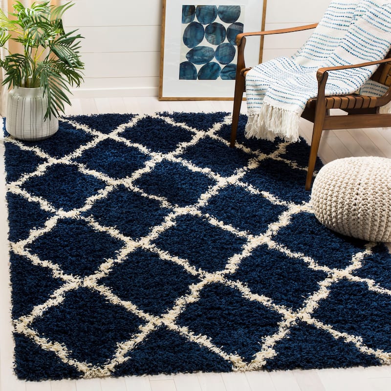 SAFAVIEH Dallas Shag Giusy Trellis 1.5-inch Thick Rug - Navy/Ivory - 5' 1" x 7' 6"