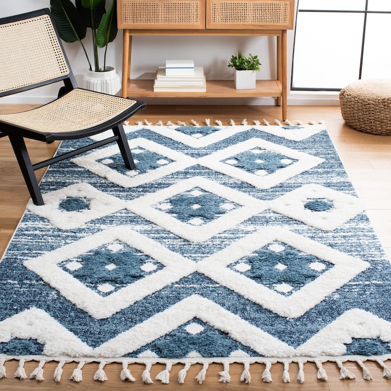 SAFAVIEH Moroccan Tassel Shag Nanke 2-inch Thick Rug - 4' x 6' - Blue/Ivory