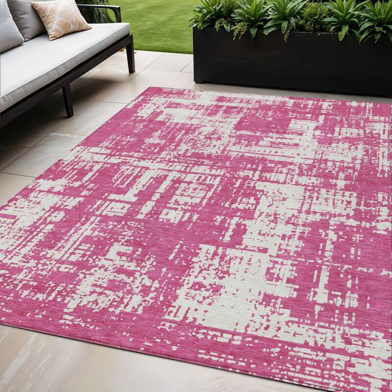 HomeRoots Abstract Transitional Rectangle Outdoor Rug - 5' X 8'