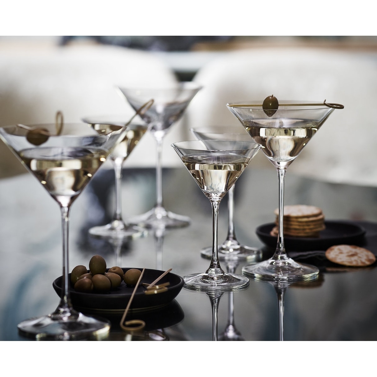 https://ak1.ostkcdn.com/images/products/is/images/direct/2003c01107e267cb95225acd7d388f533df419c4/Riedel-Vinum-Martini-Glasses-%28Set-of-4%29-with-Pourer-%26-Polishing-Cloth.jpg