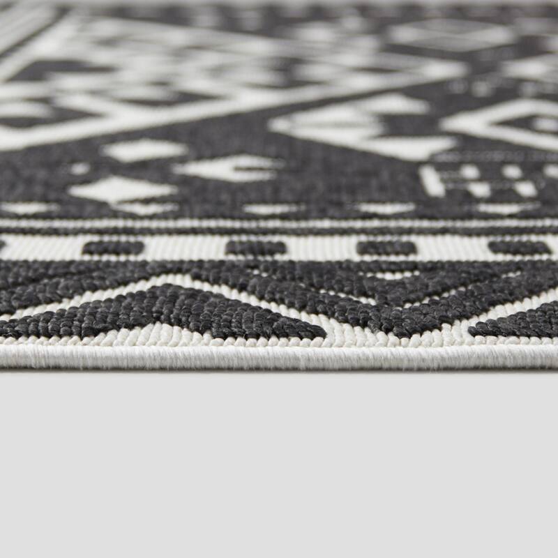 Alessi Global Geometric Indoor/Outdoor Area Rug