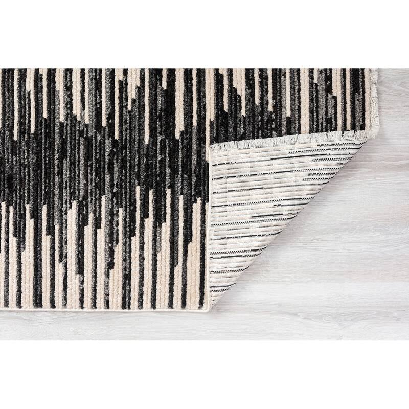 Juniper Collection Black Machine Made Indoor Area Rug