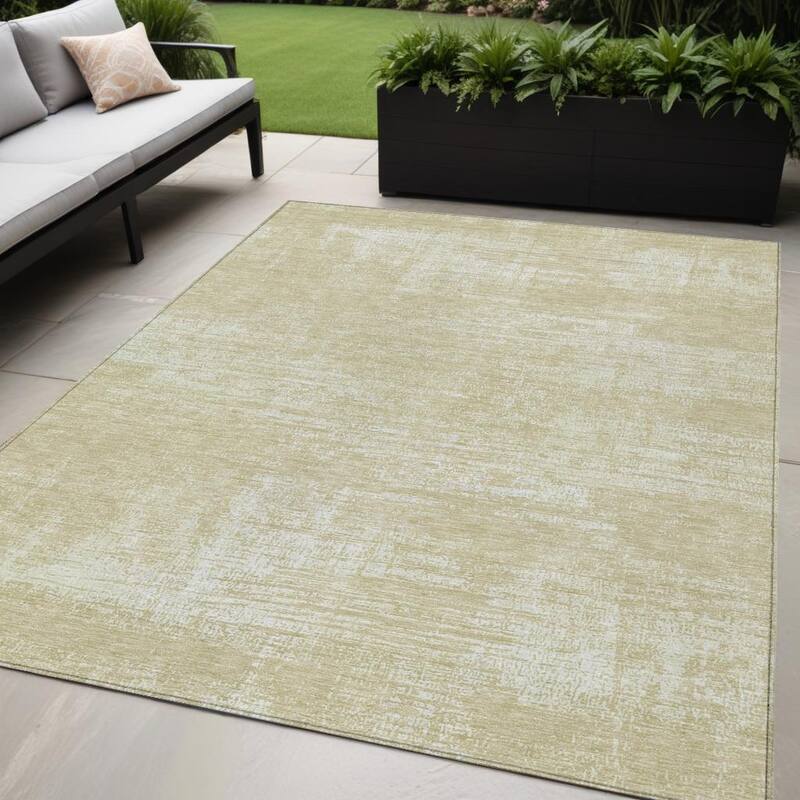 HomeRoots Abstract Transitional Rectangle Outdoor Rug - 5' X 8'