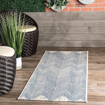 Nuloom Vance Contemporary Chevron Indoor/Outdoor Area Rug
