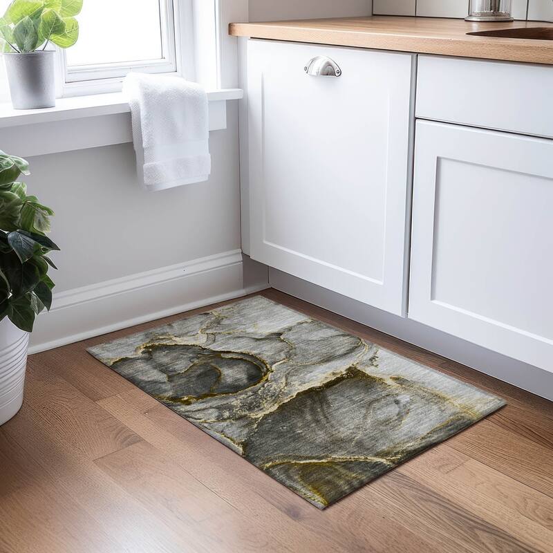 Machine Washable Indoor/ Outdoor Abstract Chantille Rug - Gold - 1'8" x 2'6"