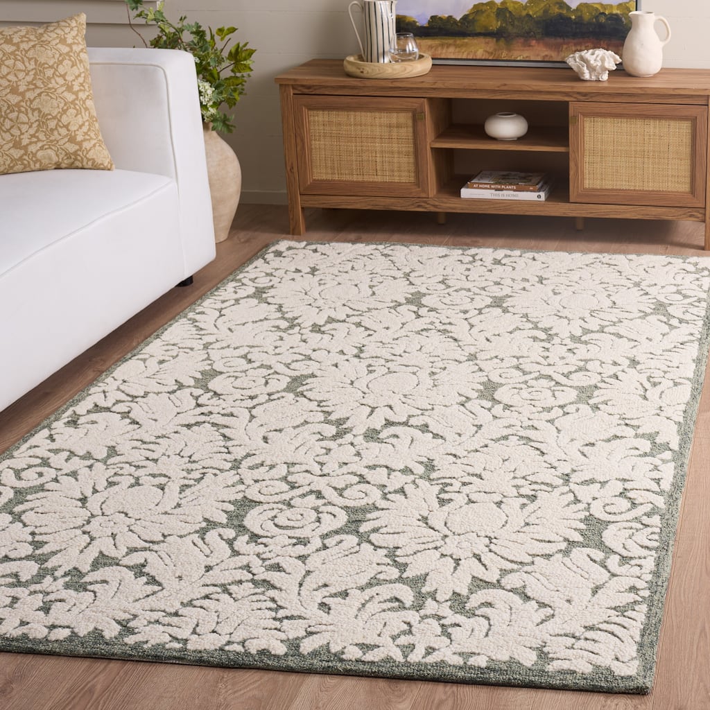 SAFAVIEH Handmade Blossom Camilia Wool Rug