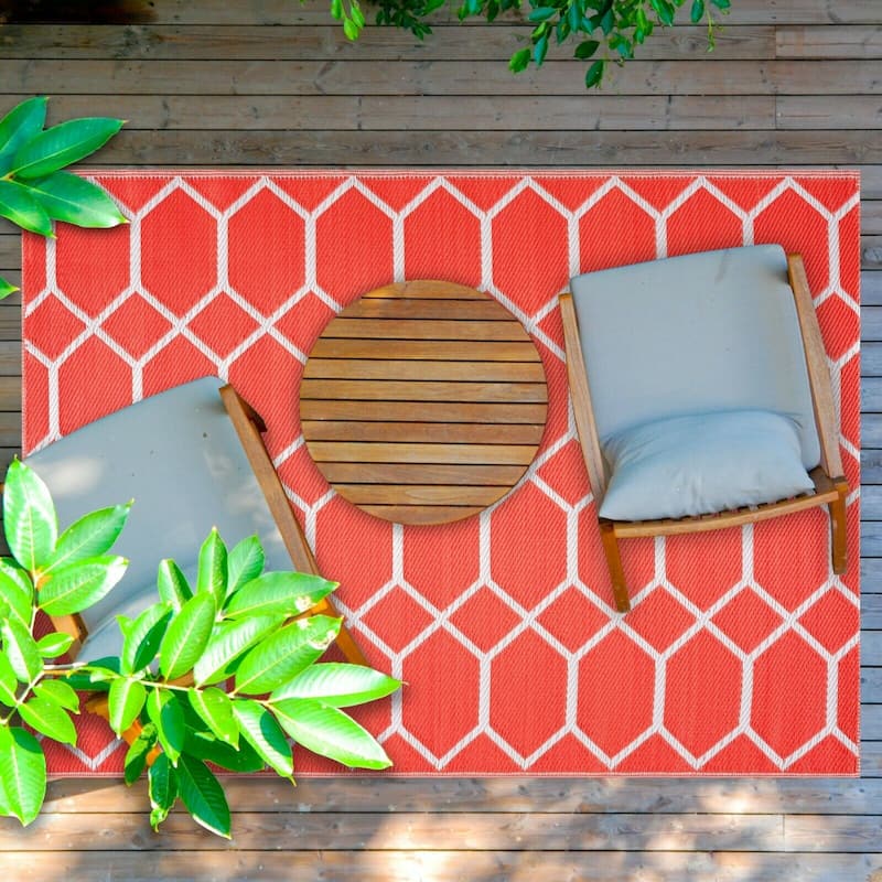 Miami Design 100% Eco-friendly Lightweight Plastic Outdoor Mat/Rug