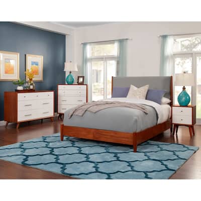 Two-Drawer Nightstand with Classic Design - Versatile Bedside Storage for Any Decor