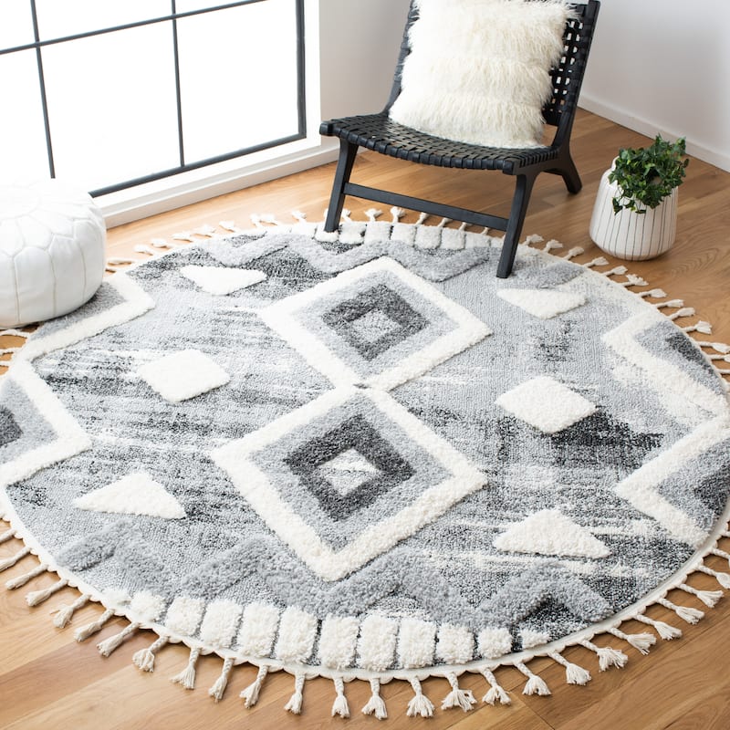 SAFAVIEH Moroccan Tassel Shag Veta 2-inch Thick Rug - 6'7" Round - Grey/Ivory