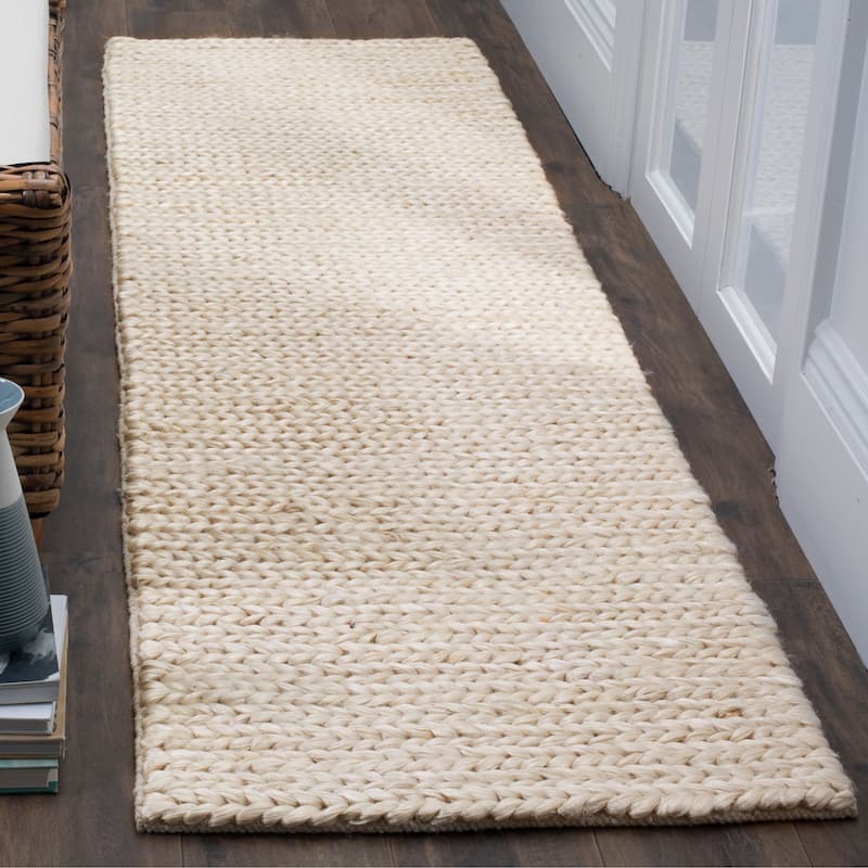 SAFAVIEH Handmade Natural Fiber Sammy Jute Rug - 2'3" x 6' Runner - Ivory