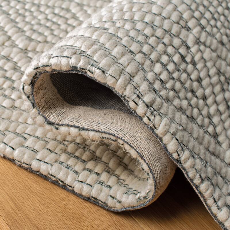 SAFAVIEH Marbella Mechtild Wool Rug