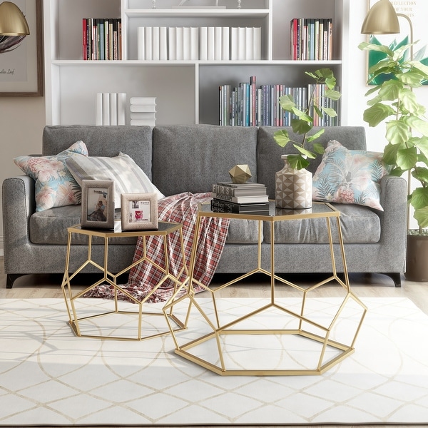 Geometric clearance nesting tables