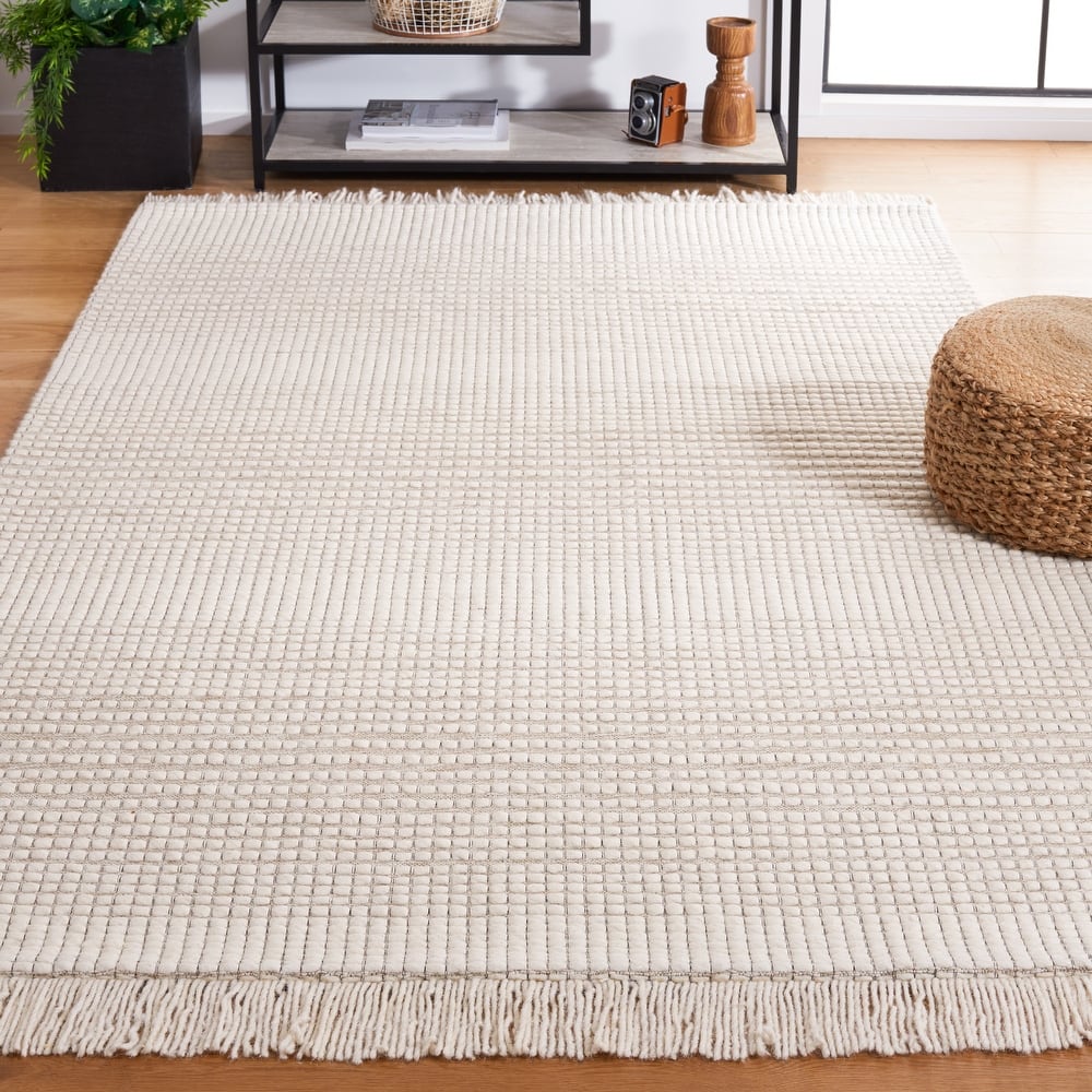 SAFAVIEH Handmade Marbella Letizia Fringe Wool Rug