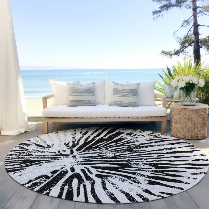 Machine Washable Indoor/ Outdoor Chantille Contemporary Burst Rug - Ivory - 8' x 8'