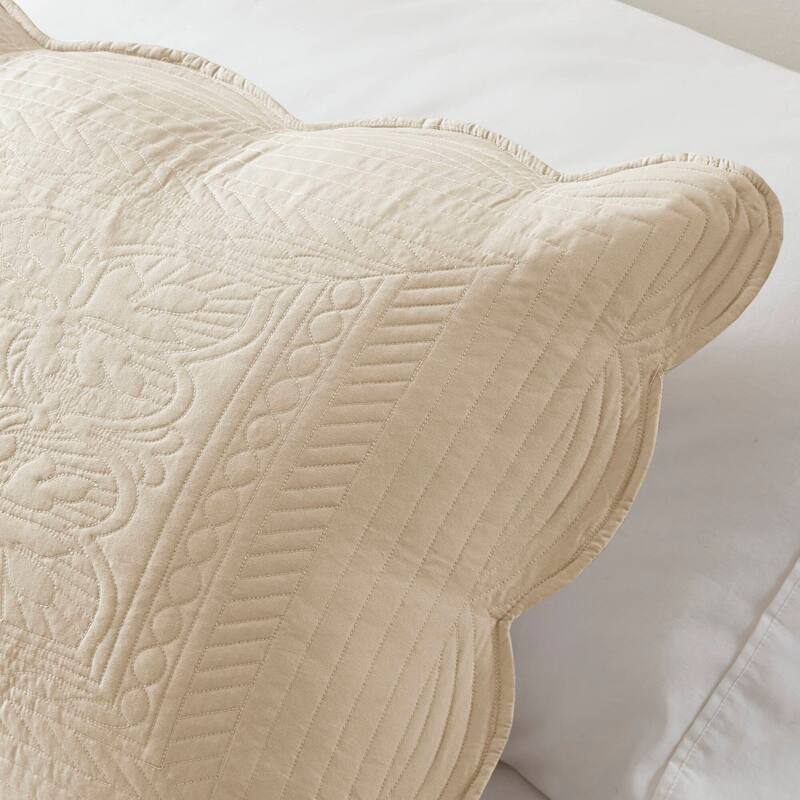 Madison Park Marino 3 Piece Reversible Scalloped Edge Quilt Set