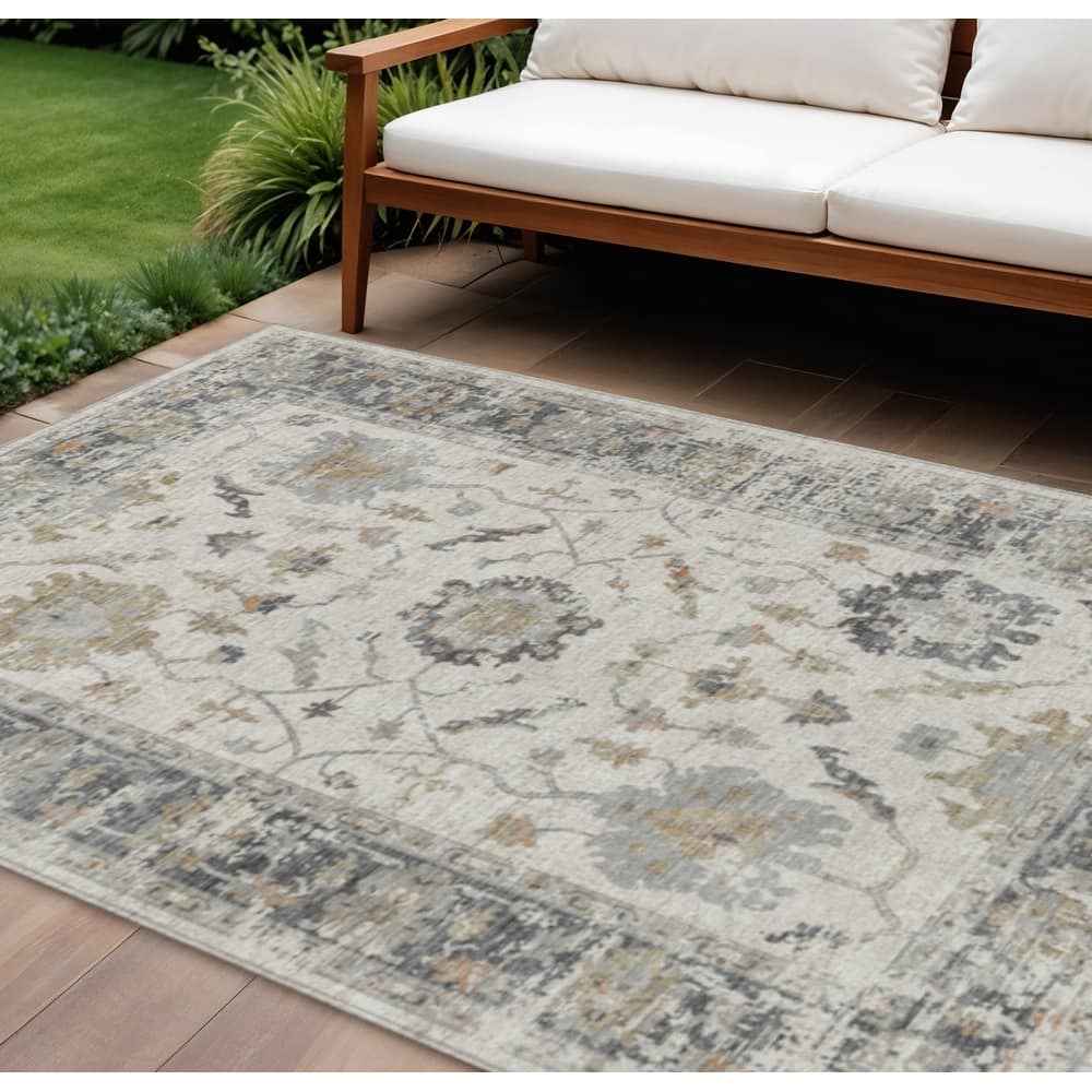 HomeRoots Floral Traditional Rectangle Outdoor Rug